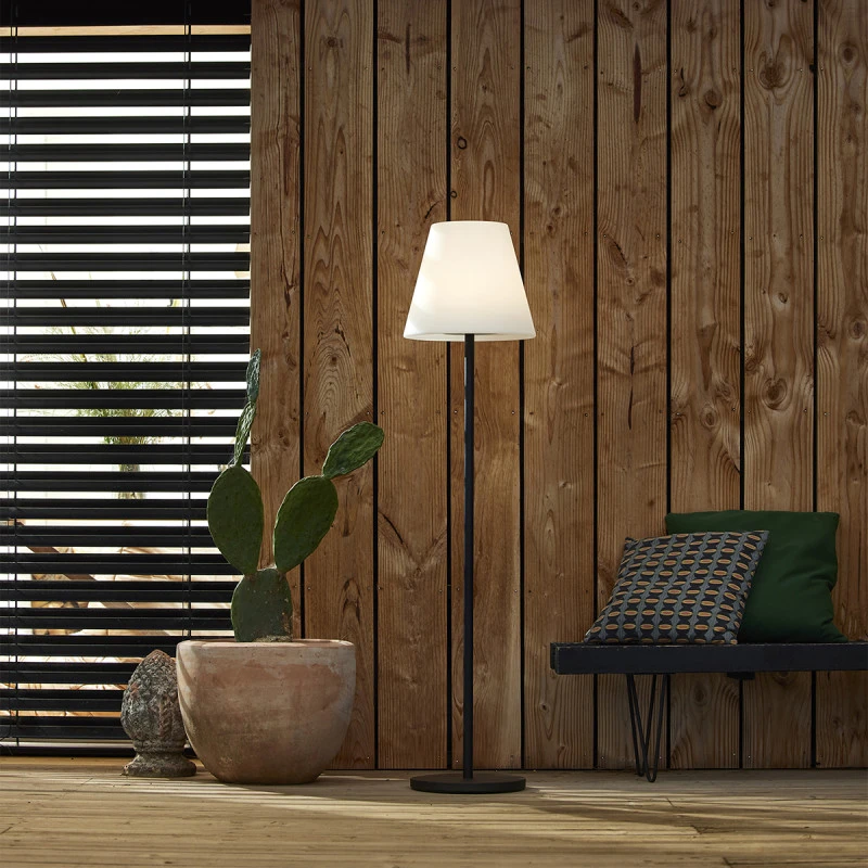 Lampadaire multicolore en métal