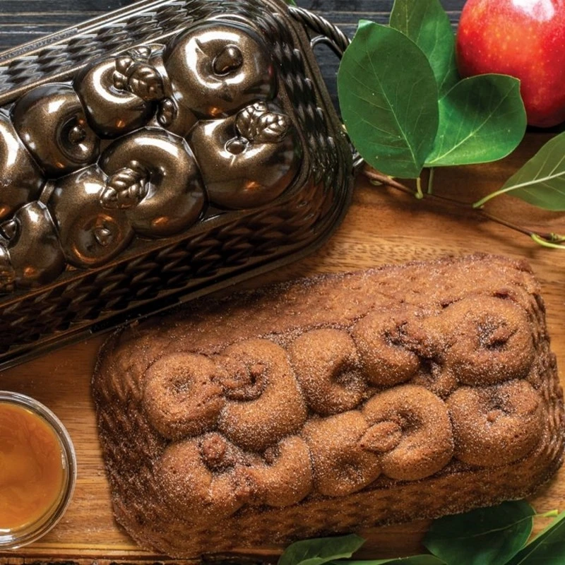 Moule à pain aux pommes