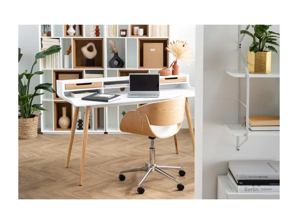 Chaise de bureau à roulettes design blanc, bois clair et acier chromé BENT